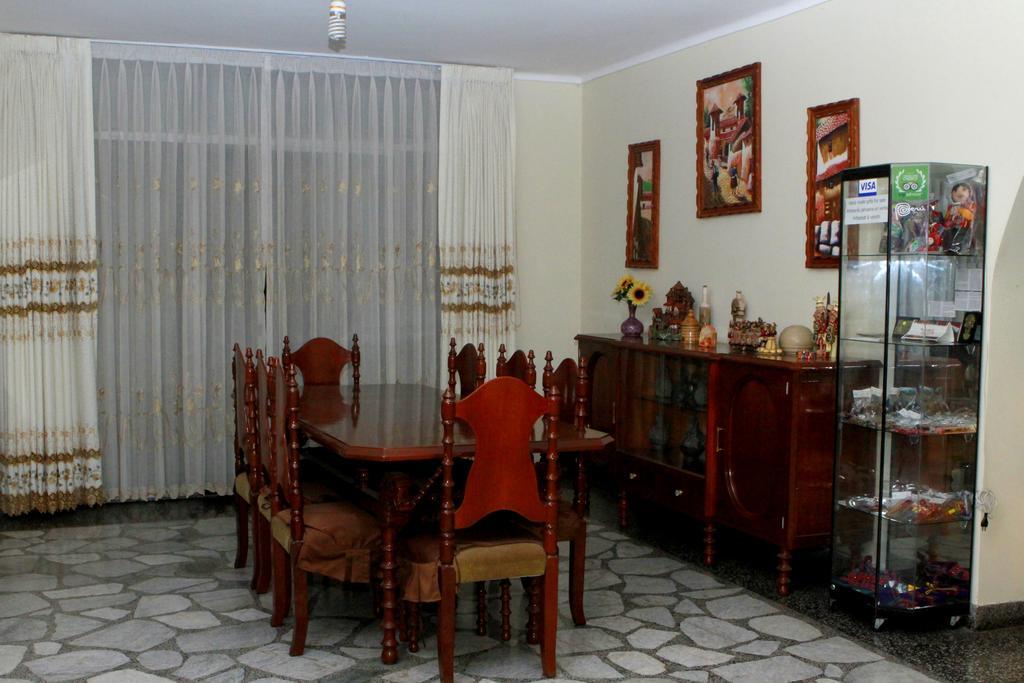 Lynik La Casa De Blanca Pensión