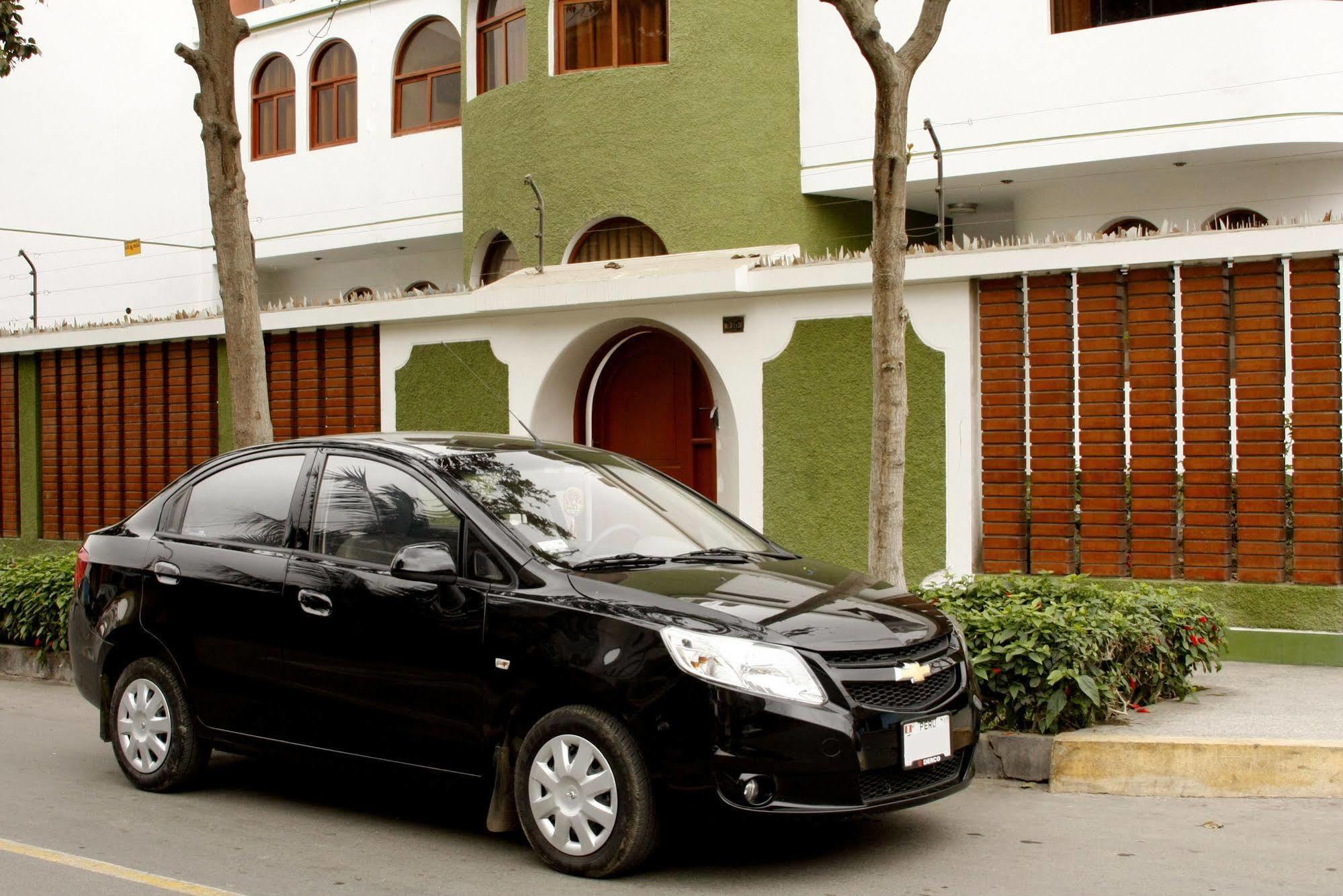 Guest house Lynik La Casa De Blanca 2*