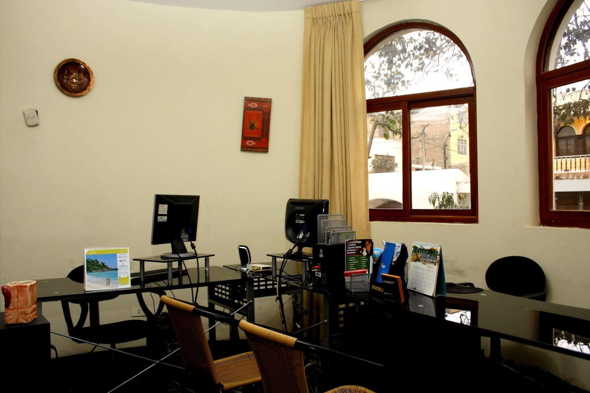 Lynik La Casa De Blanca